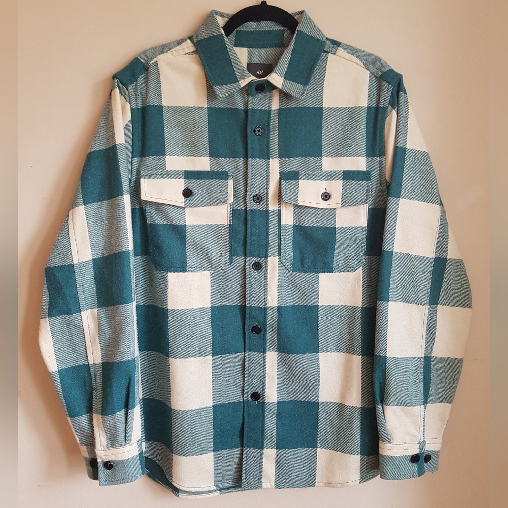 H&M THICK FLANNEL BUTTON UP SHIRT